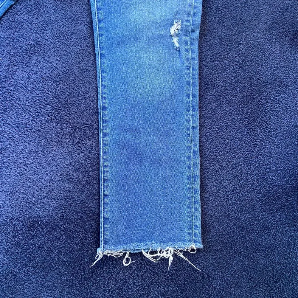 EUC J. Crew High-Rise Medium Wash Essential Straight Jeans w/ Raw Hem Sz 26 - Picture 6 of 7